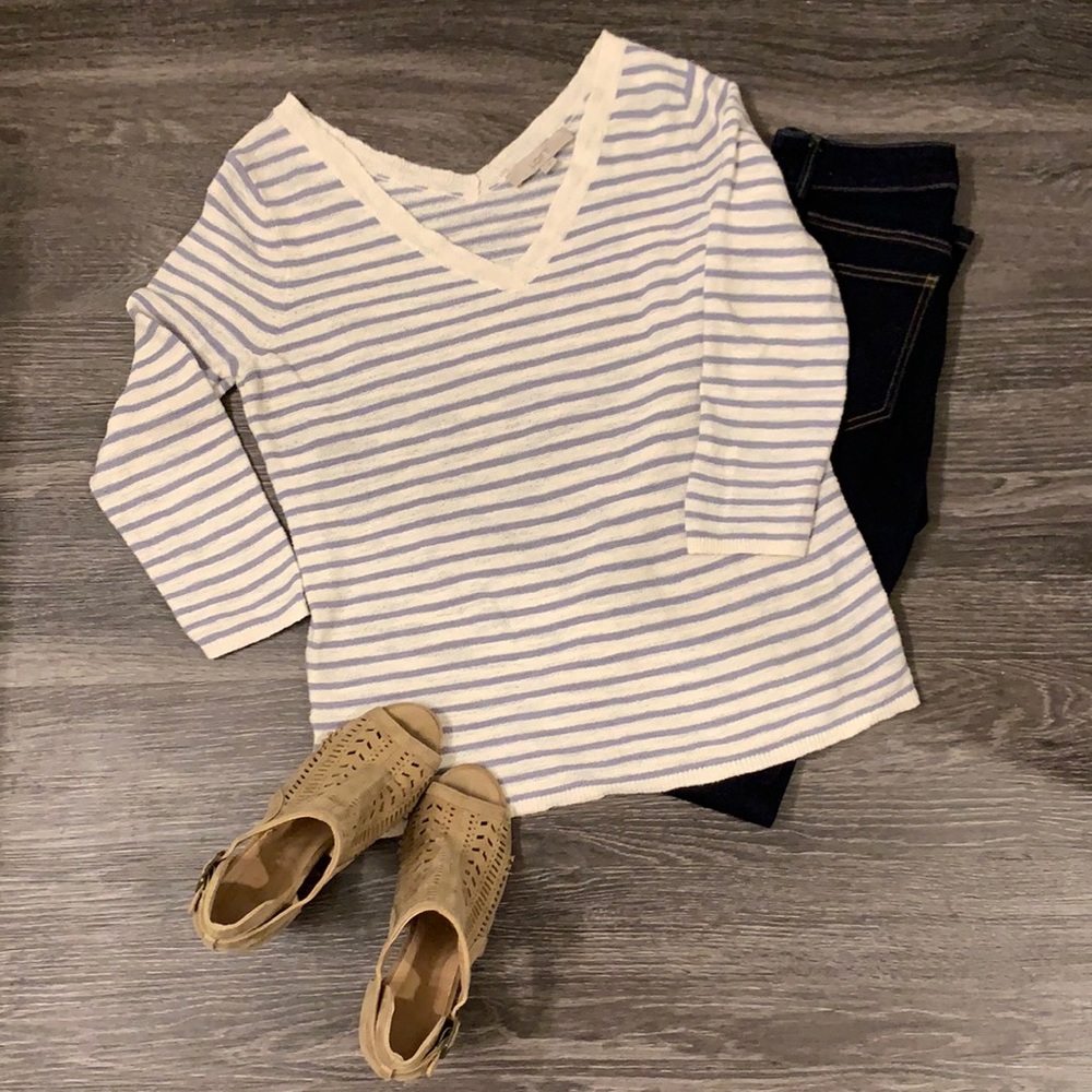 V-neck knit sweater Loft Small Worn ONCE!